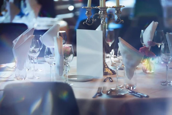 Приготований Розкішний Стіл Дорогому Ресторані Синього Відтінку — стокове фото