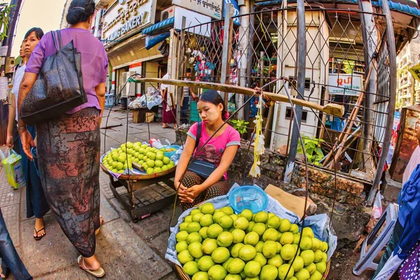 Yangon Myanmar December 2012 Fruit Vending Lady Clay Mask Busy — Stock Photo, Image
