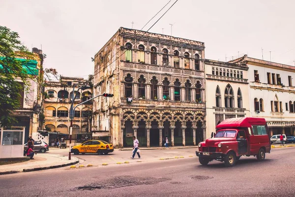 Havana Cuba July 2018 Старий Фургон Їде Через Центр Гавани — стокове фото