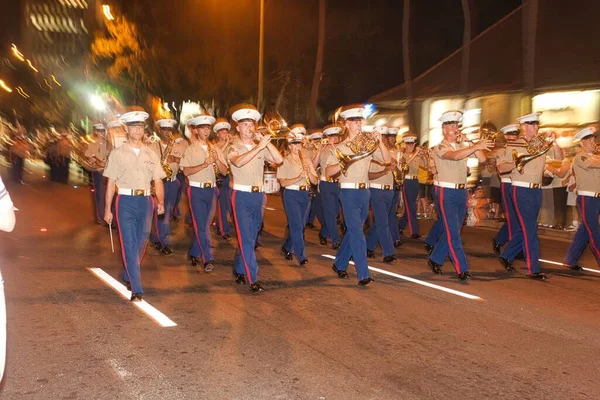 Honolulu Usa Dezember 2012 Militärparade Den Straßen Von Waikiki Zum — Stockfoto