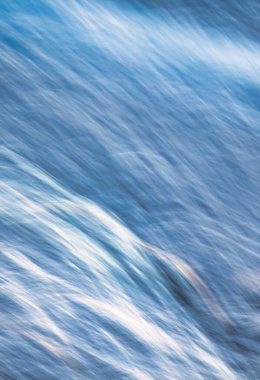 soyut bir gri beyaz çizgiler ve bir güneş ışınıyla çalışıyor.