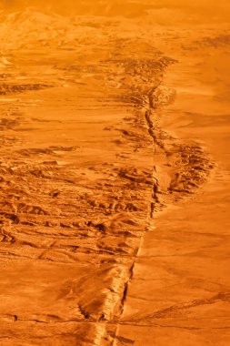 Hanford, ABD - 13 Ekim 2013: Birçok depremin San Andreas fay hattı nedeni kurumuş düzlüklerde gözle görülür şekilde iyi.
