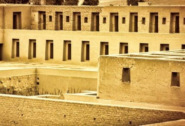 Pachacamac, Peru, 13 Ağustos 2010: İnka öncesi tapınakları ve kenti olan ünlü arkeolojik Pachacamac sitesi