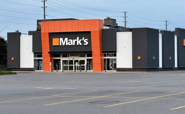 oshawa, Kanada - 17 Eylül 2023: Kanada 'daki devasa zincirin önündeki işaret logosu.