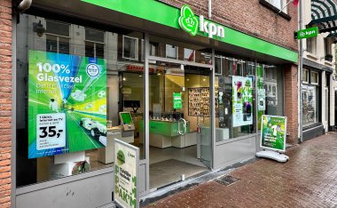 Gouda, Hollanda - 27 Temmuz 2023: Hollanda 'nın en büyük telekom sağlayıcıları KPN