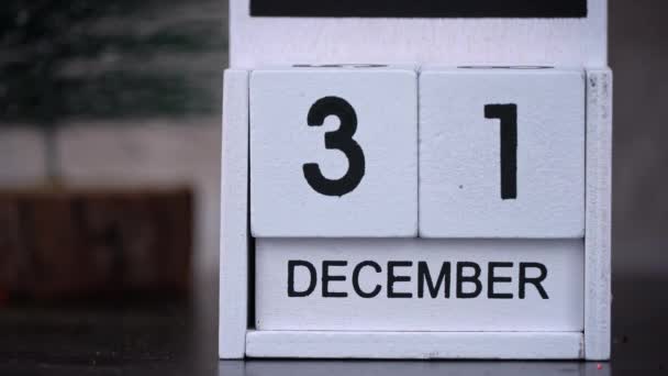 Womans Hand Changes Date White Wooden Calendar New Year New — Vídeo de stock