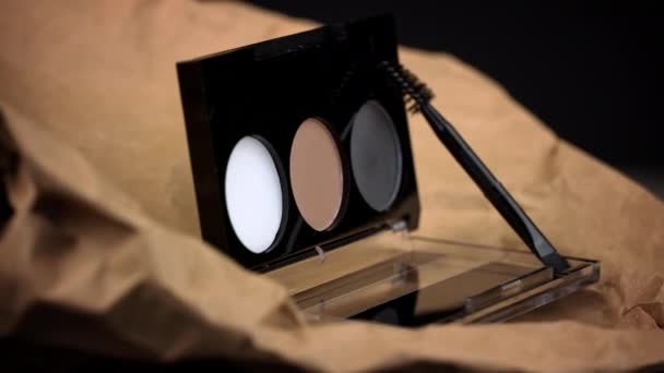 Augenbrauenschatten Wirbeln Auf Handwerklichem Hintergrund Neue Makellose Kosmetik Fleischfarbe Make — Stockvideo