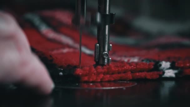 Needle Foot Sewing Machine Penetrate Fabric Close Aged Woman Glasses — Stock videók
