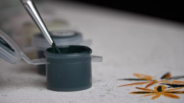 Womans Hand Draws Picture Numbers Hand Manicure Paints Empty Cells — Stockvideo