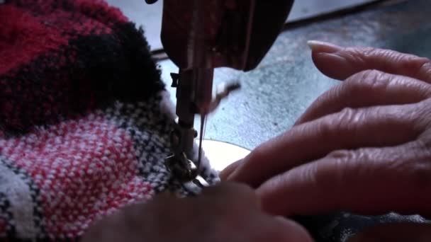 Aged Woman Sews Old Sewing Machine Needle Foot Sewing Machine — Vídeo de stock