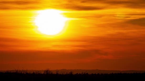 Lapso Tiempo Del Sol Naranja Brillante Puesta Sol Pone Detrás — Vídeo de stock