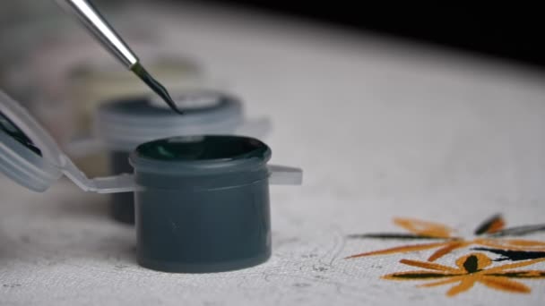 Womans Hand Draws Picture Numbers Hand Manicure Paints Empty Cells — Stock video