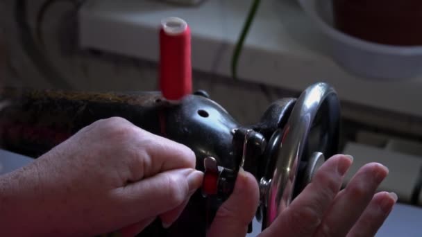 Woman Winds Thread Sewing Typewriter Close Elderly Woman Glasses Sews — Video