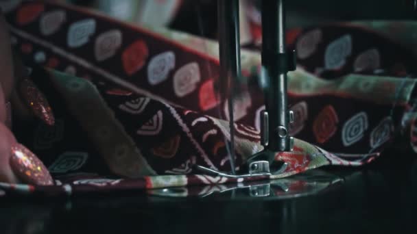 Vintage Sewing Machine Needle Motion Slow Close Sewing Machine Needle — Stock Video
