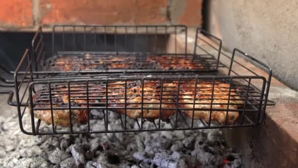Σις Κεμπάπ Τηγανίζεται Μπάρμπεκιου Σπιτικό Φούρνο Ψητό Ζουμερό Κρέας Μπριζόλα — Αρχείο Βίντεο