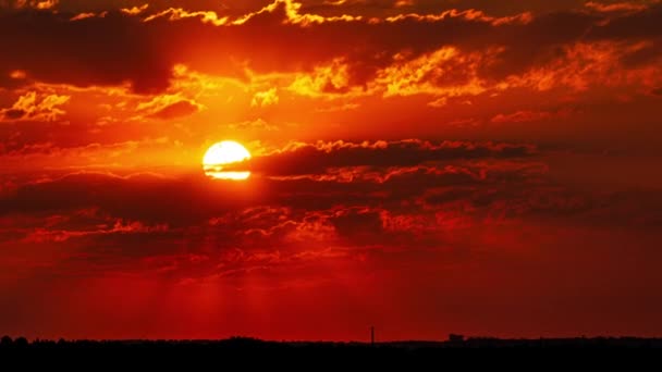 Time Lapse Bright Orange Sunset Sun Sets Clouds End Day — Vídeo de stock