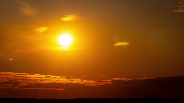 Czas Upływa Jasny Pomarańczowy Zachód Słońca Zachód Słońca Chmurami Pod — Wideo stockowe