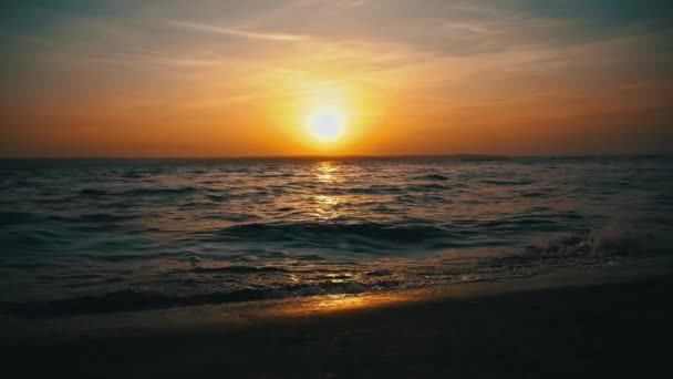 Horizonte Pôr Sol Sobre Mar Perto Água Vista Pôr Sol — Vídeo de Stock