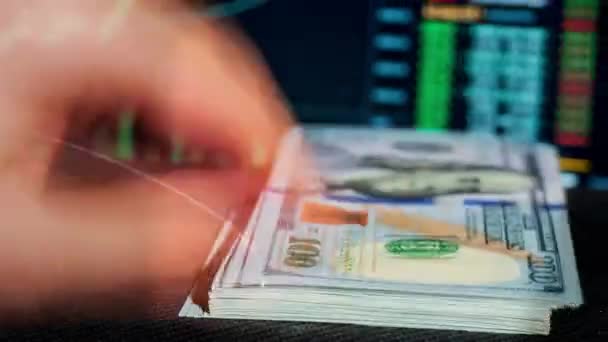 Lapso Tempo Pilha Dólar Crescendo Contra Fundo Gráfico Criptomoeda Dinheiro — Vídeo de Stock