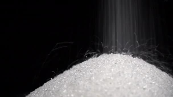 Auf Den Zuckerhaufen Strömt Weißer Sand Süßigkeiten Sind Gesundheitsschädlich Zuckersucht — Stockvideo