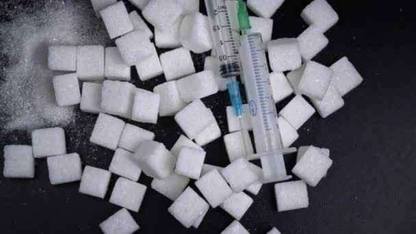 Ζάχαρη Φάρμακο Κύβους Λευκής Ζάχαρης Και Σύριγγα Γλυκά Βλάπτουν Την — Αρχείο Βίντεο