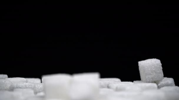 Tiden Förfaller Socker Kuber Rada Upp Ett Torn Sötsaker Skadliga — Stockvideo