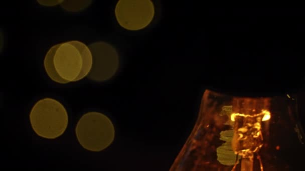 Historyczna Żarówka Świeci Tle Migających Świateł Lampa Żarowa Wisząca Świeci — Wideo stockowe