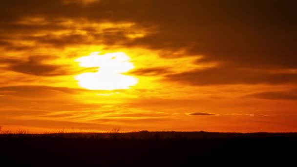 Lapso Tempo Pôr Sol Laranja Sol Dourado Céu Nublado Nuvens — Vídeo de Stock