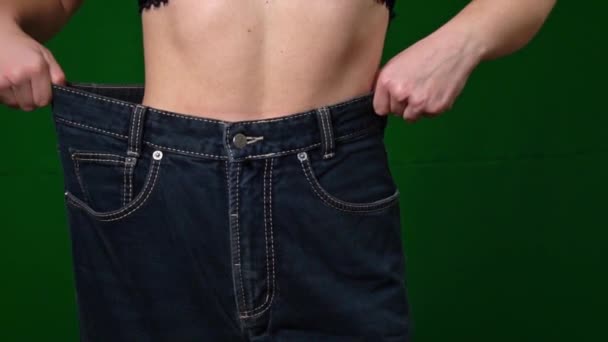 Cintura Das Mulheres Depois Perder Peso Jeans Tamanho Grande Perda — Vídeo de Stock