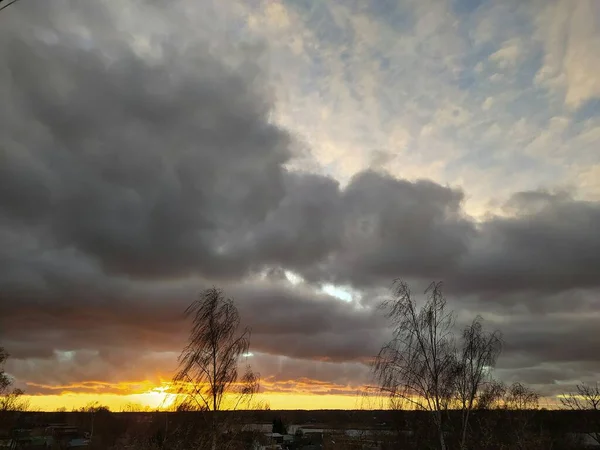 Riga Nın Bolderaja Bölgesinde Günbatımı — Stok fotoğraf