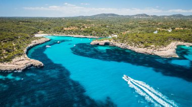 İspanya, Mallorca 'daki Kristal Su Koyu.