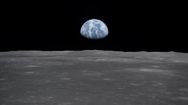 Widok Powierzchni Księżyca Ziemię Lecąc Nad Księżycową Kuzynką Ziemią Horyzoncie — Wideo stockowe