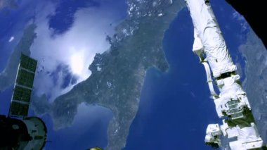 Uzay İstasyonu 'ndan İtalya manzarası. Dış uzaydan hava görüntüsü. Dünya 'nın Yüzeyine Uçuş. NASA Resimlerinden Zamanaşımı.