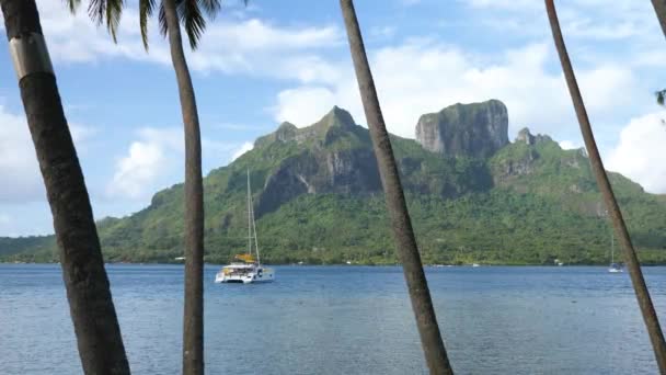 Turquoise Blue Lagoon Bora Bora Tahiti French Polynesia Cruising Yacht — Video Stock