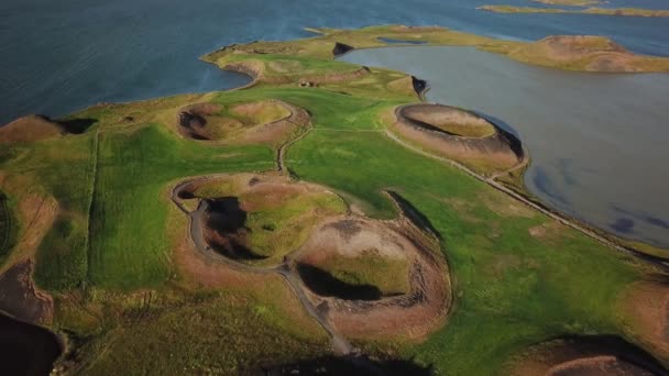 Drone Aerial Footage Volcanic Pseudo Craters Skutustadagigar Lake Myvatn Huge — Vídeos de Stock