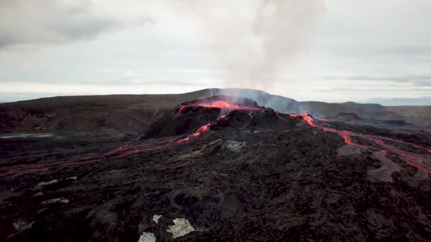 Авиационные Беспилотники Кадры Активного Извержения Вулкана Фаградальсфьолл Гелдингадалире Рейкьянес Исландия — стоковое видео