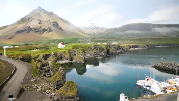 Arnarstapi Village Iceland Harbor Arnarstapi Small White Church Huge Moutains — Video Stock