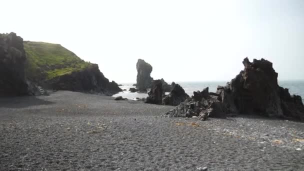 Cliffs Landscape Arnarstapi Village Iceland Djupalonssandur Black Sand Beach High — Vídeo de Stock