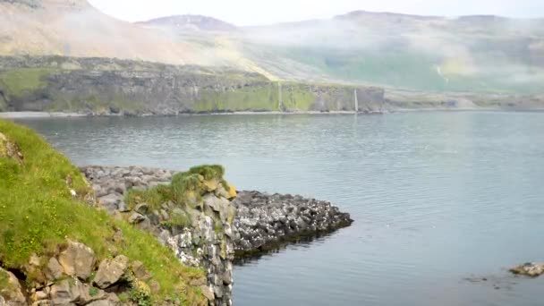 Скалы Пейзаж Деревне Арнарстапи Исландии Высококачественные Кадры — стоковое видео