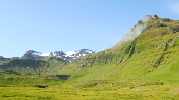 Icelandic Green Nature Kirkjufell Mountain Snaefellsnes Peninsula Summer High Quality — ストック動画