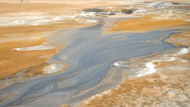 Zona Geotérmica Namafjall Con Paisaje Único Piscinas Humeantes Sulfúricas Macetas — Vídeo de stock
