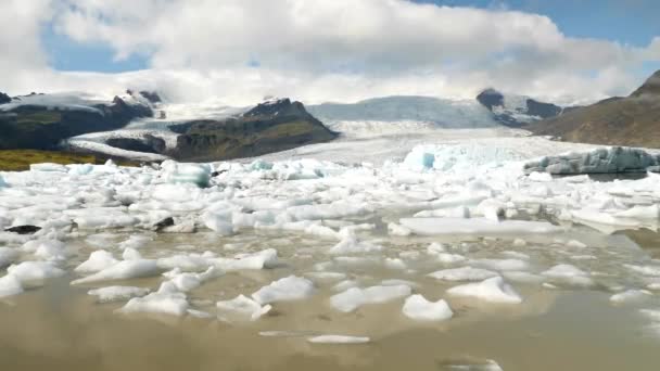 Lago Glaciar Con Montón Témpanos Fjallsarlon Día Soleado Imágenes Alta — Vídeos de Stock