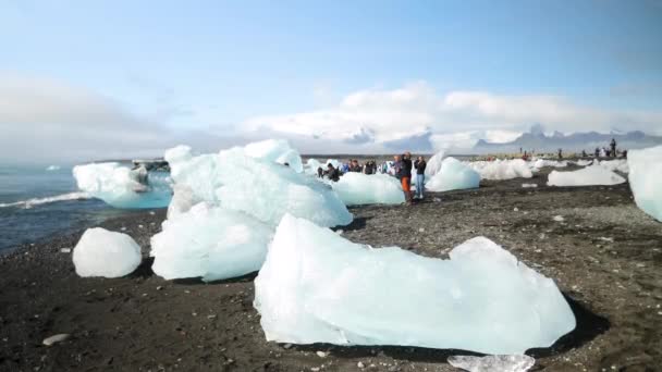 Diamond Beach Iceland September Icebergs Black Volcanic Beach Chunk Ice — Vídeo de Stock