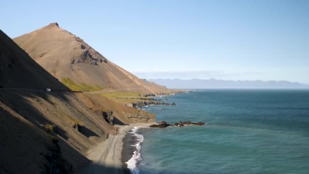 Исландский Пейзаж Потрясающими Горами Вокруг Солнечный День Исландская Природа Высококачественные — стоковое видео