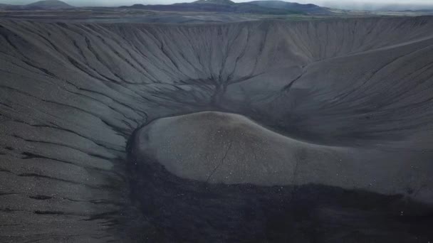 Luchtfoto Van Een Inactieve Hverfjall Vulkaan Ijsland Cinematische Luchtfoto Van — Stockvideo
