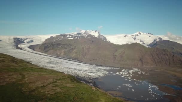 Aerial Drone Footage Vatnajokull Ice Tongue Skaftafell Glacier Icebergs Floating — ストック動画