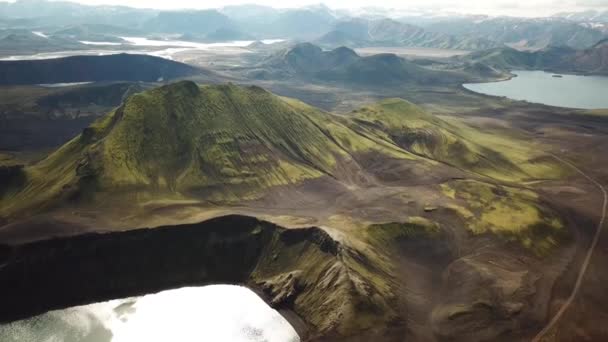 Κινηματογραφικό Υλικό Aerial Drone Από Ηφαιστειακή Λίμνη Και Τοπίο Εκπληκτικά — Αρχείο Βίντεο