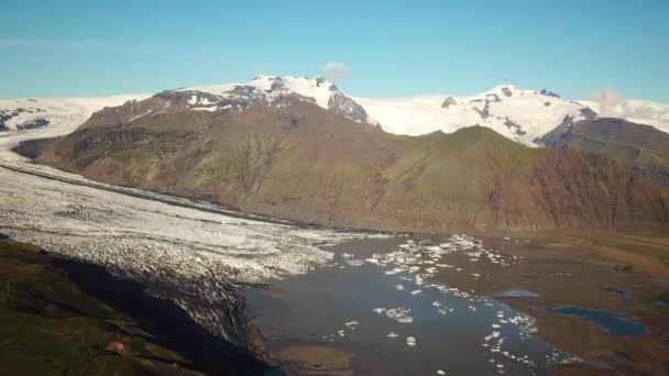 Aerial Drone Footage Vatnajokull Ice Tongue Skaftafell Glacier Icebergs Floating — Stockvideo