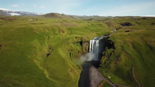 Aerial Drone Footage Skogafoss Waterfall Rainbow South Iceland Skogafoss Famosa — Vídeo de Stock