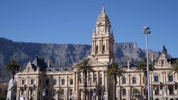 Міська Рада Кейптауна Столовою Горою Задньому Плані Будівля Едварда Хмарочос — стокове відео